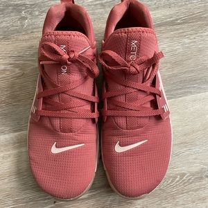 Womens Nike Metcon shoes